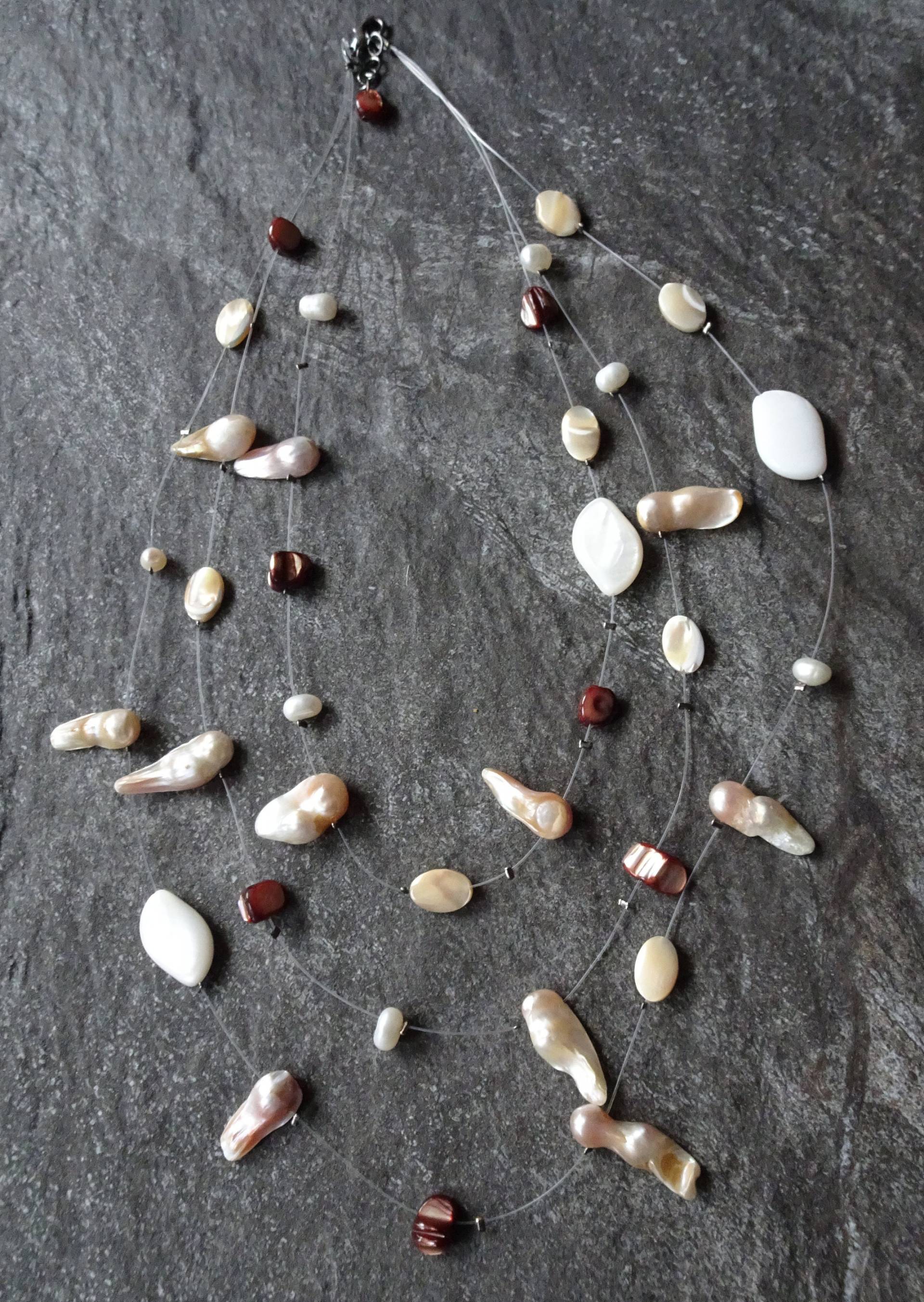 3 Strang Schwimmende Perle Halskette 3 Strang Schwimmende Perle Halskette von LittleBanditCrafts
