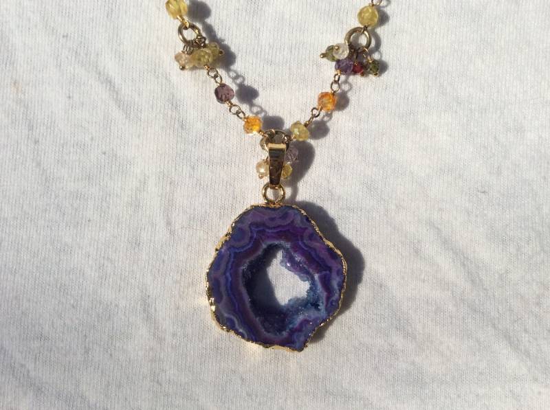 Lila Gefärbten Druzy Multi-Edelstein-Gold Vergoldet Kette Lila Gefärbten Druzy Multi-Edelstein-Gold Vergoldet Kette von LittleBareNecessitys
