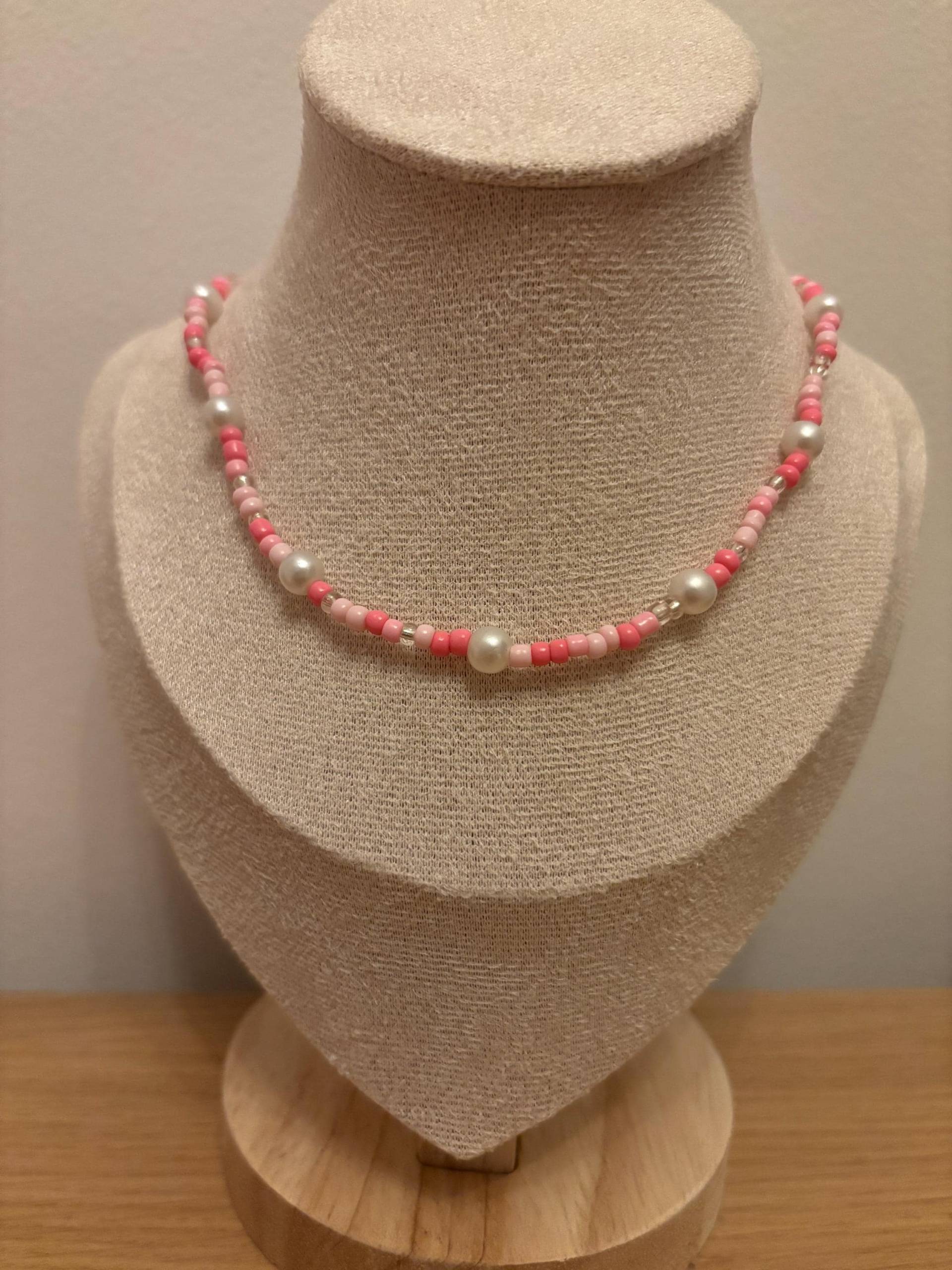 Farbenfrohe Perlenkette von LittleBeadsByElena