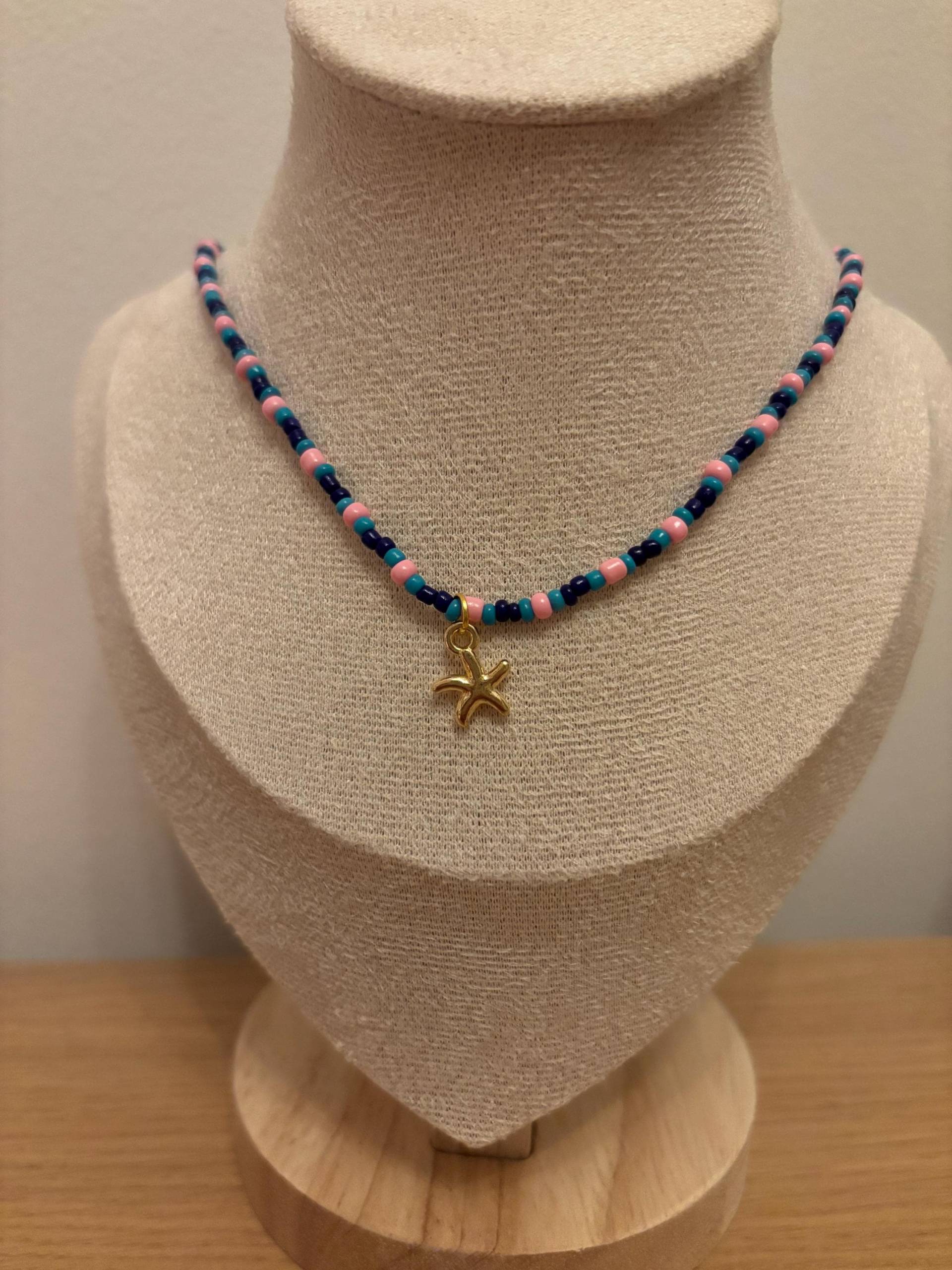 Sommerliche Perlenkette Mit Anhänger von LittleBeadsByElena