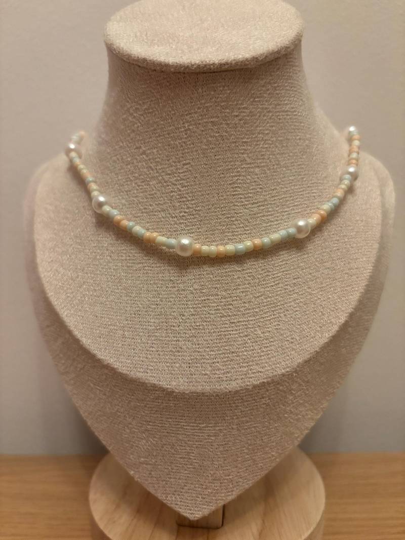 Sommerliche Perlenkette Sommerliche Perlenkette von LittleBeadsByElena