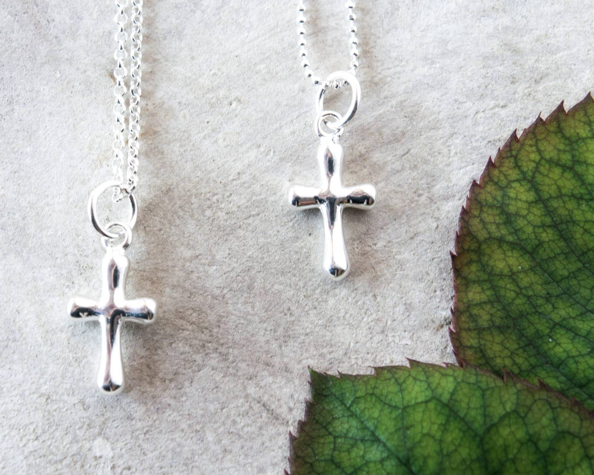 sterling Silber Kreuz Halskette Perlenhalskette, Kommunion Geschenk sterling Silber Kreuz Halskette Perlenhalskette, Kommunion Geschenk von LittleBeetleSpain