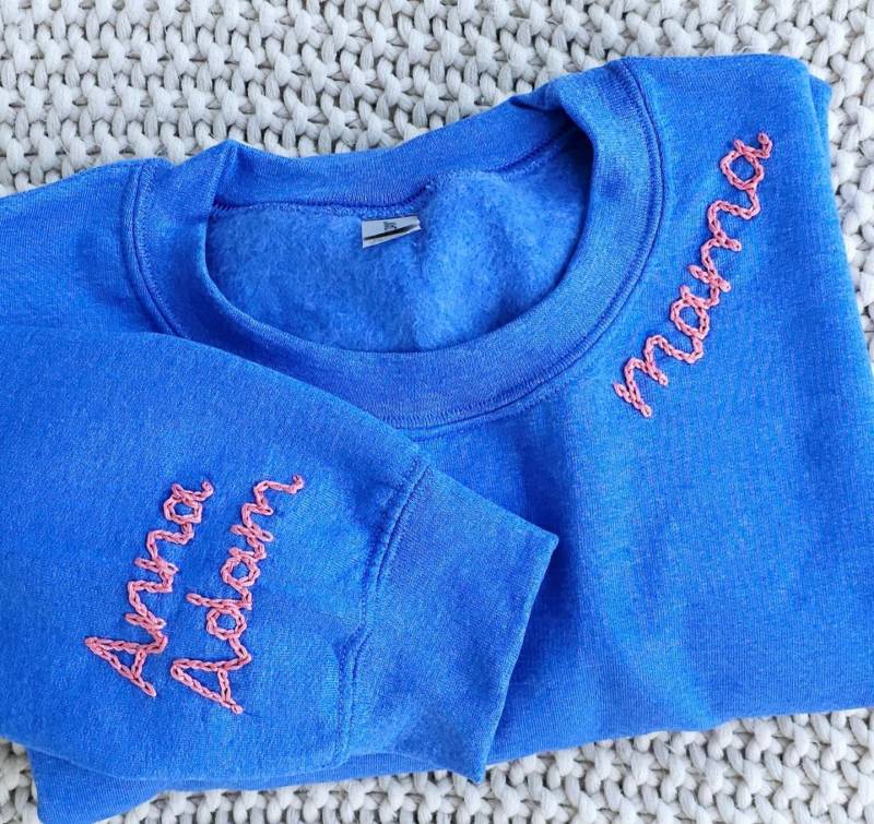 Hand Besticktes Mama Sweatshirt | Benutzerdefinierte Kettenstich Baumwolle von LittleBigsStitchn