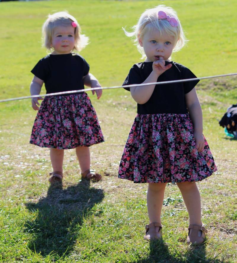 Baby-Mädchen-Kleid, Kleinkind Kleid, Boho Floral Spinning Rock N Roll Kleid Schwarz Und Rosa Säugling Neu Geboren 3 T von LittleBirdCollective