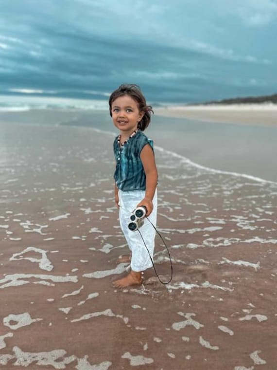 Blaues Tieye Singlet, Tie Dye Sommer Jungen Shirt, Tank, Jungs Tieye, T-Shirt, Tank Top, Recycelte Baumwolle, Leicht von LittleBirdCollective