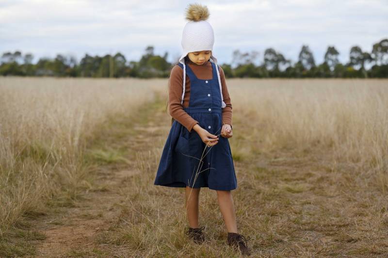 Marineblaue Leinen Schürze, Mädchen Marine Kleid, Leinenkleid, Leinen, Kleinkind Winter Leinenkleid von LittleBirdCollective