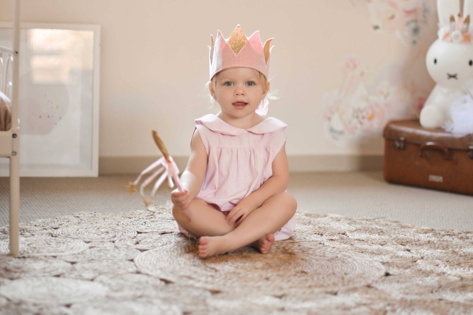 Rosa Leinen Baby Strampler Boho Sommer Overall von LittleBirdCollective