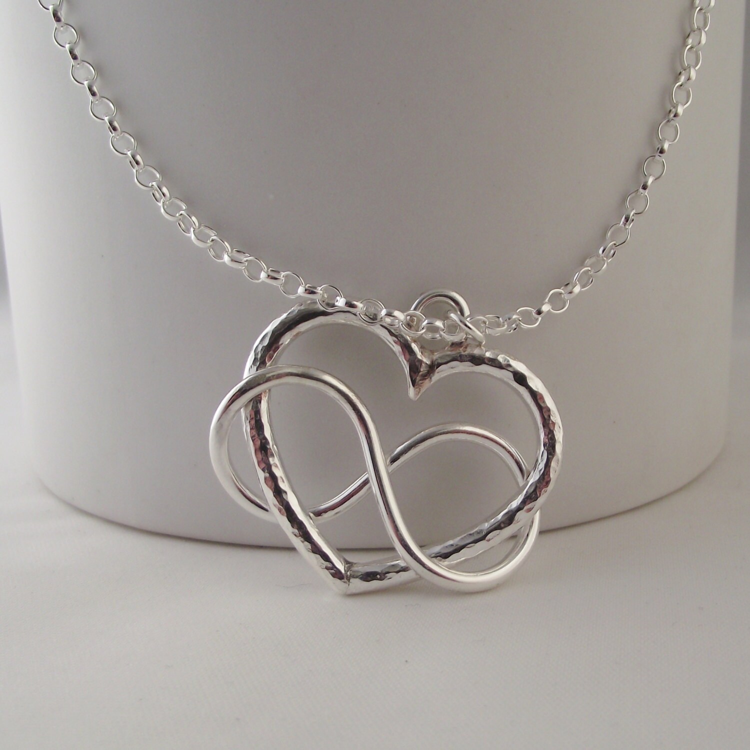 Atemberaubender Handgefertigter Massiver Sterling Silber "My Unendliches Herz" Anhänger Mit Kette Atemberaubender Handgefertigter Massiver Sterling Silber "My Unendliches Herz" Anhänger Mit Kette von LittleBirdStudio22