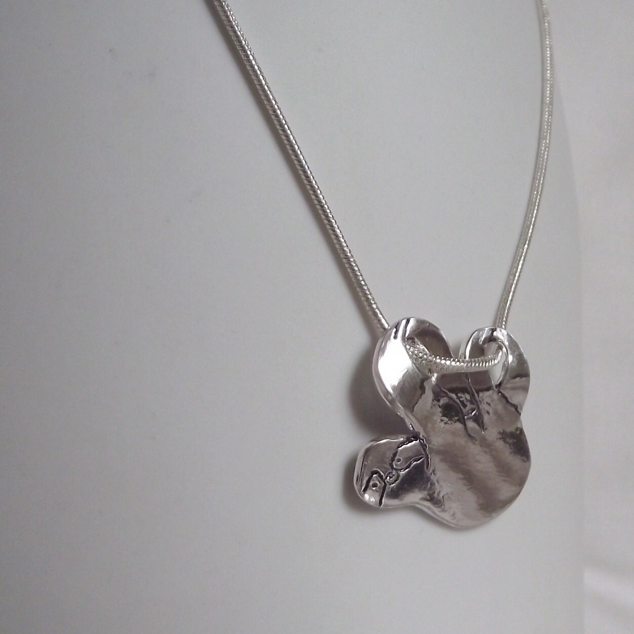 Atemberaubender Handgemachter Massiver Sterling Silber 925 Hängender Faultier Anhänger Mit Kette. Halskette Atemberaubender Handgemachter Massiver Sterling Silber 925 Hängender Faultier Anhänger Mit Kette. Halskette von LittleBirdStudio22
