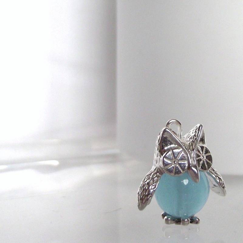 Bezaubernder Handgemachter Sterling Silber Und Aquamarin Barney Owl Charm Anhänger Bezaubernder Handgemachter Sterling Silber Und Aquamarin Barney Owl Charm Anhänger von LittleBirdStudio22