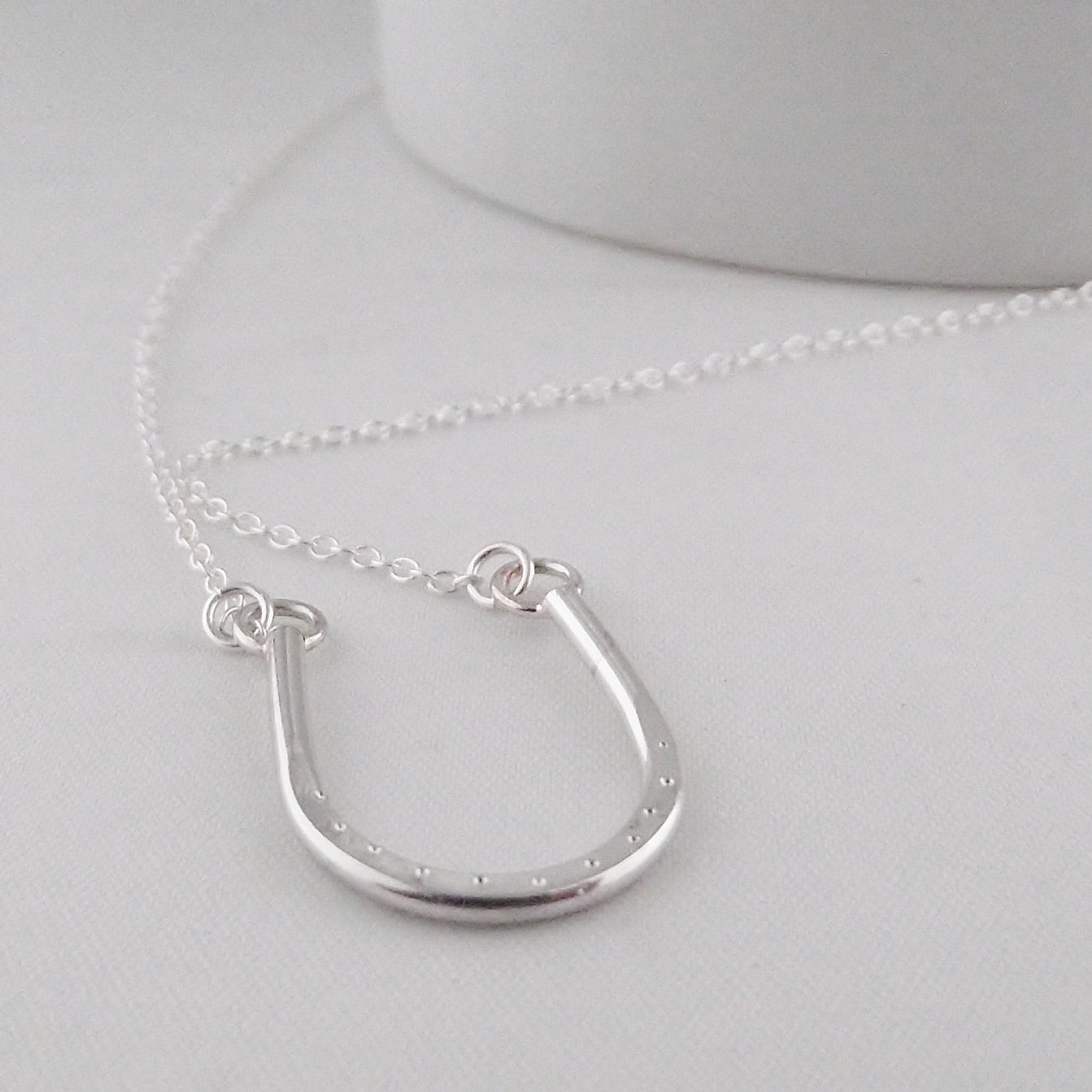 Handgemachte Massive Sterling Silber Glücksreiter Hufeisen Halskette Hochzeit 18. 21St Mit Kette Handgemachte Massive Sterling Silber Glücksreiter Hufeisen Halskette Hochzeit 18. 21St Mit Kette von LittleBirdStudio22