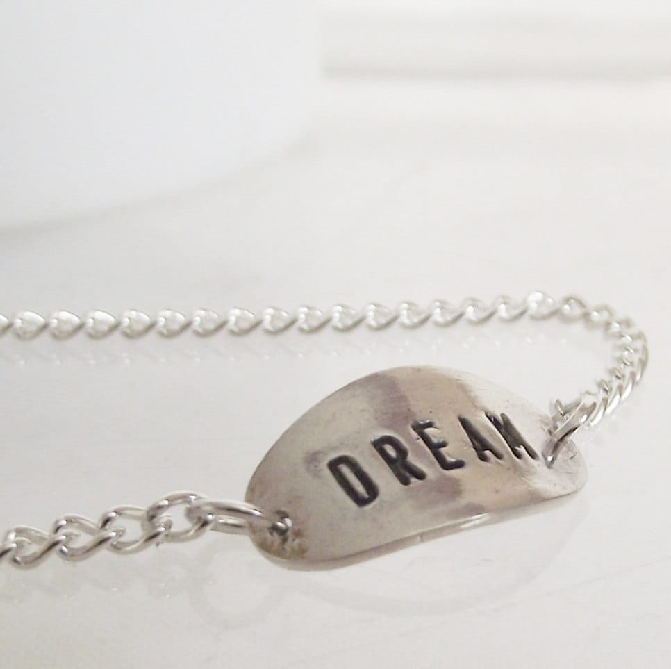 Wunderschöne "Dream" Sterling Silber Charm Armband Einmaliges Geschenk Personalisiert Wunderschöne "Dream" Sterling Silber Charm Armband Einmaliges Geschenk Personalisiert von LittleBirdStudio22