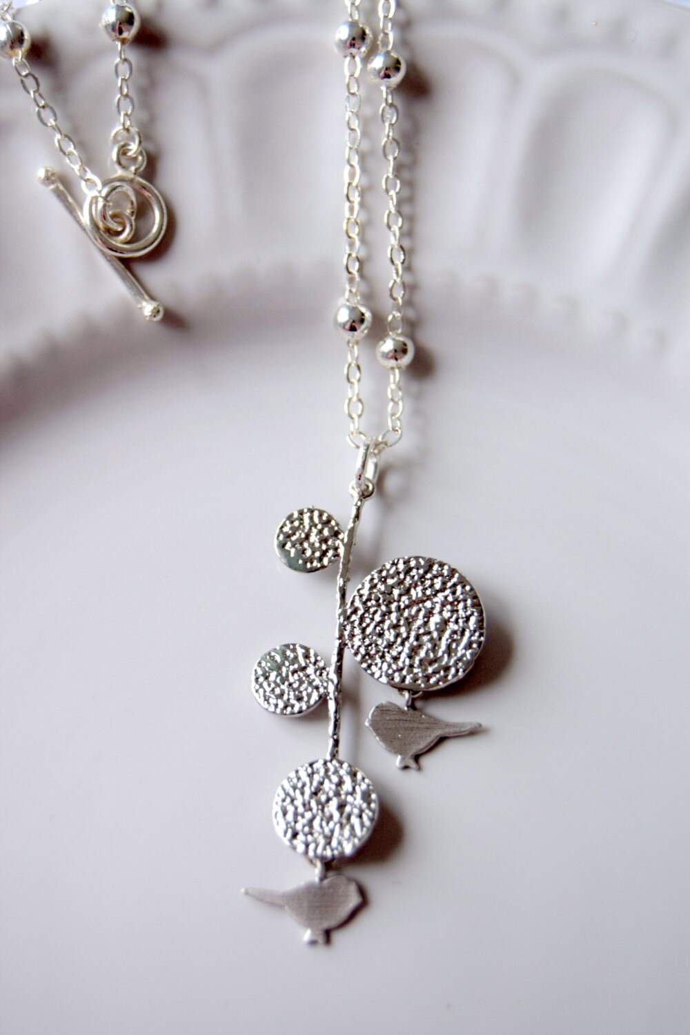 Silber Vögel Im Baum, Vogel Halskette, Weiße Gold Anhänger, Geschenk Für Sie Silber Vögel Im Baum, Vogel Halskette, Weiße Gold Anhänger, Geschenk Für Sie von LittleBirdsUK