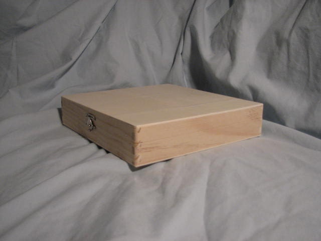 Benutzerdefinierte Holz Gebrannt Design Schmuckschatulle Benutzerdefinierte Holz Gebrannt Design Schmuckschatulle von LittleBittDesigns