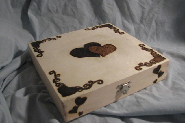 Herz-Schmuck-Box Holz Brennen Herz-Schmuck-Box Holz Brennen von LittleBittDesigns