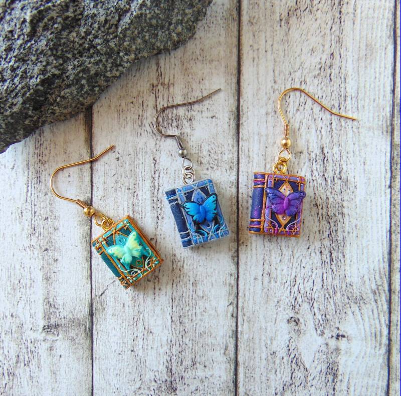 Schmetterling Fee Zauberbuch Ohrringe - Fimo Fantasie Schmuck Mit Kristall Elementen von LittleBreezesCrafts