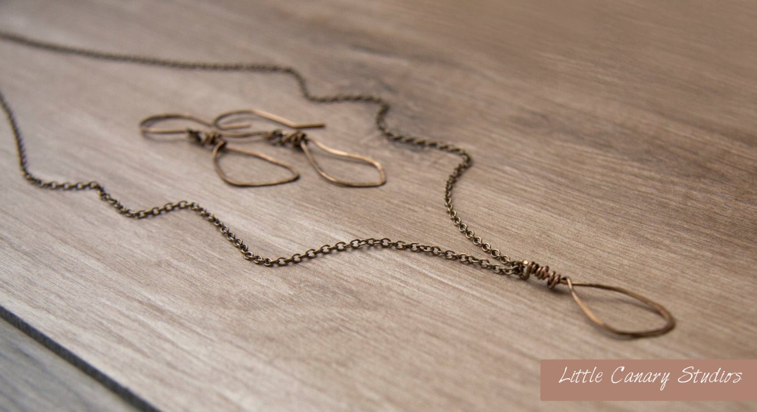 Zarte Messing Draht Anhänger Halskette Mit Passenden Ohrringen, Schlichte Und Ohrringe Set, Ohrringe von LittleCanaryStudios