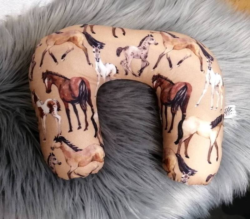 Nackenhörnchen Verschiedene Designs von LittleCandi