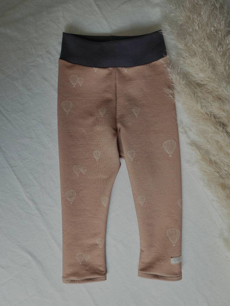 Leggins/Hose Aus French Terry | Bio-Baumwoll Braun Mit Heißluftballons Für Babys/Kleinkinder - Ab Gr. 56 -116 Temperaturausgleichend Leggins/Hose Aus French Terry | Bio-Baumwoll Braun Mit Heißluftballons Für Babys/Kleinkinder - Ab Gr. 56 -116 Temperaturausgleichend von LittleChestnuts