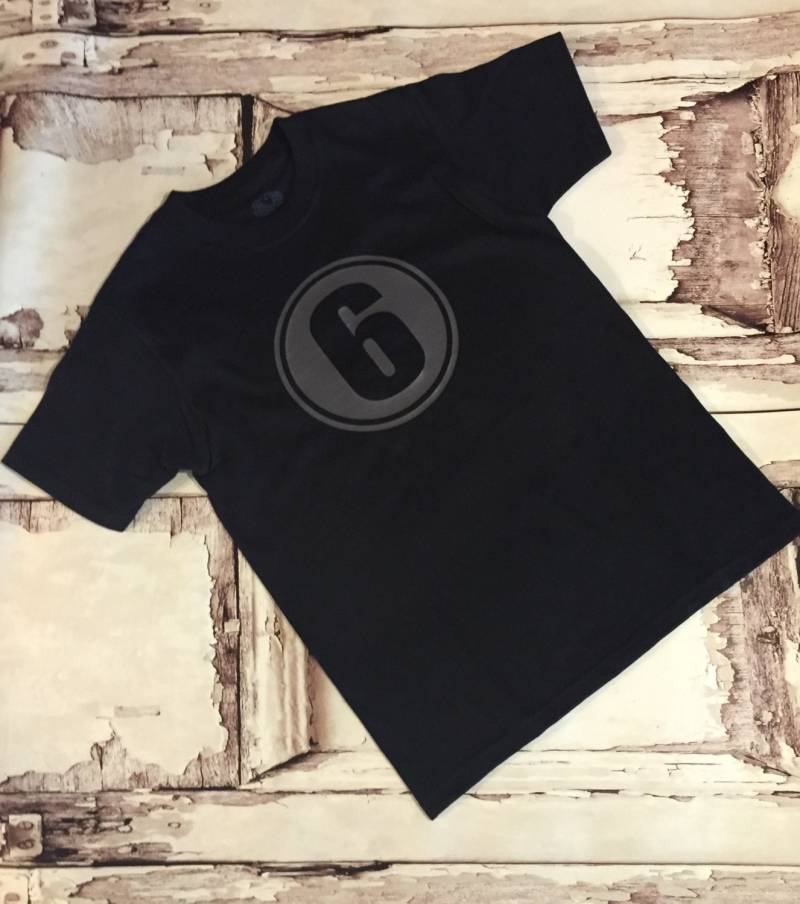 Einfaches Geburtstagsshirt Junge Oder Mädchen Shirt Geburtstagsalter von LittleDaintyDarlings