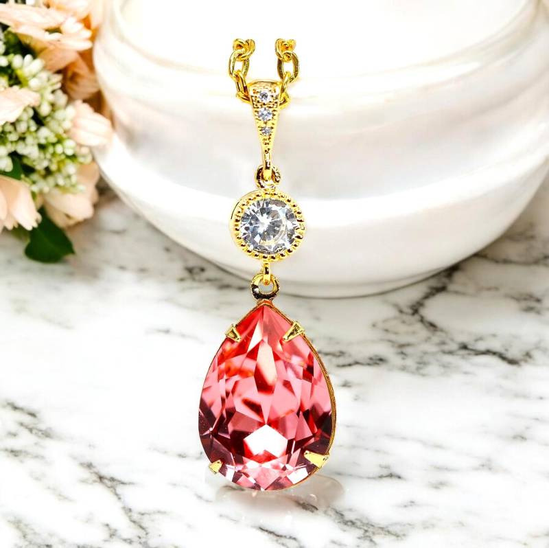 Koralle Halskette Pfirsich Kristall Rose Brautjungfer Geschenk Teardrop Anhänger Hochzeit Schmuck 16K Gold Plated Co31N von LittleDesirezJewelry