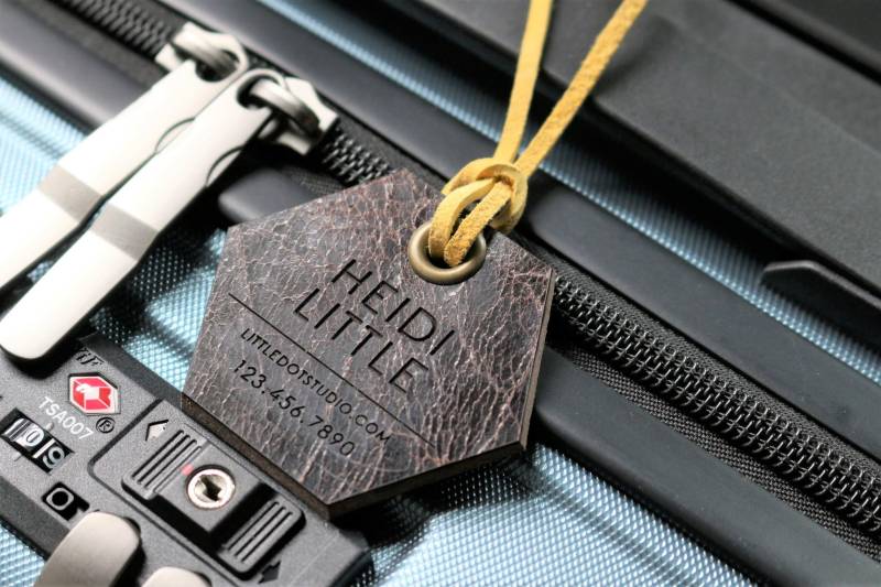 Personalisierter Kofferanhänger Aus Vollnarbenleder Usa Made von LittleDotStudio