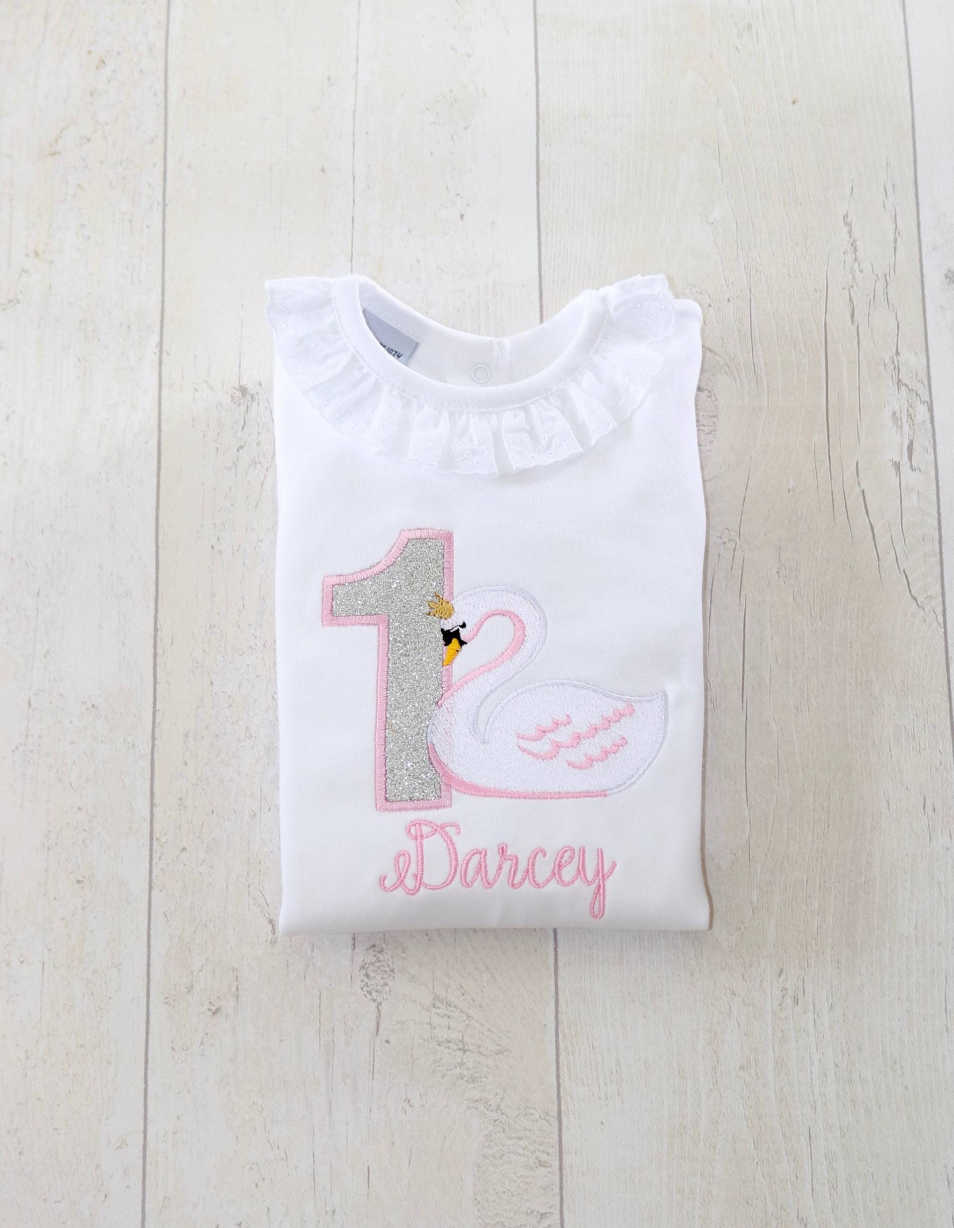 Schwan Geburtstag Shirt | Personalisierter Babidu Body Personalisierung Prinzessin Geburtstagskind Girly Geschenke von LittleDreamersKids