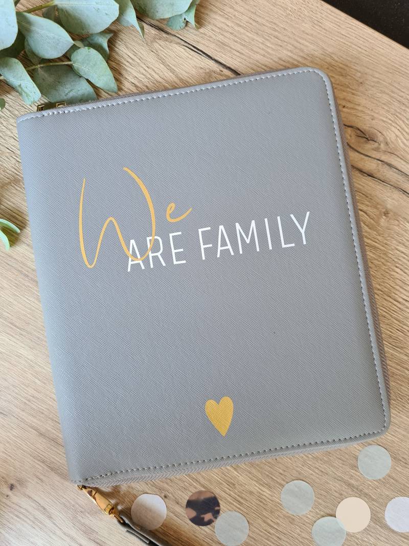 Organizer, Dokumentenhülle, Impfass, Reisepass, Kinderausweis, Travelorganizer, U-Heft Hülle, Personalisierter Mappe Organizer, Dokumentenhülle, Impfass, Reisepass, Kinderausweis, Travelorganizer, U-Heft Hülle, Personalisierter Mappe von LittleEllaDE