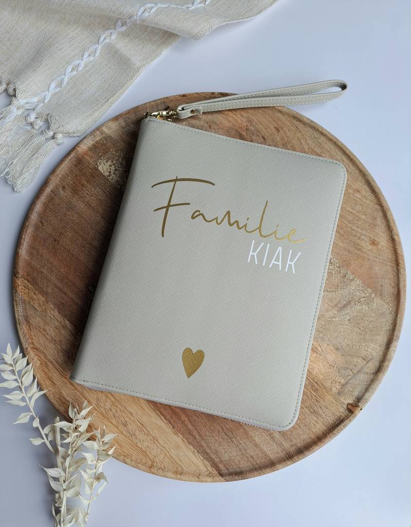 Organizer, U-Heft, Impfass, Reisepass, Kinderausweis, Travelorganizer, U-Heft Hülle, Personalisierter Mappe Organizer, U-Heft, Impfass, Reisepass, Kinderausweis, Travelorganizer, U-Heft Hülle, Personalisierter Mappe von LittleEllaDE