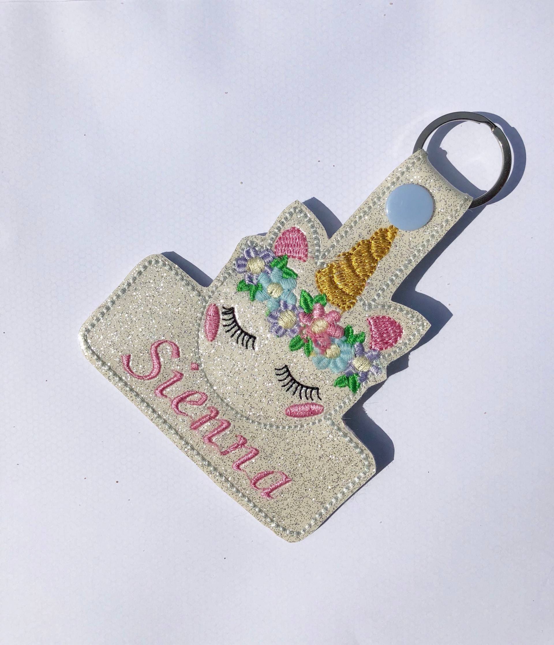 Personalisierte Einhorn Bagtag Schlüsselanhänger Jeder Name von LittleEmbroideryShop