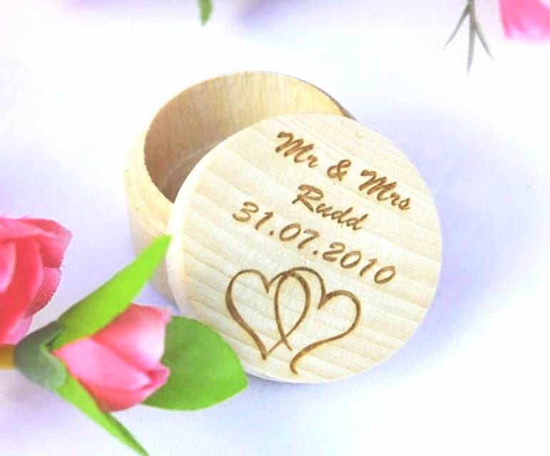 Personalisierte Ringbox, Doppelherz Design, Hochzeitstag Geschenk, Ringträger Box Personalisierte Ringbox, Doppelherz Design, Hochzeitstag Geschenk, Ringträger Box von LittleExtrasLR