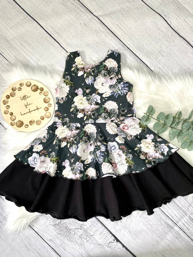 Drehkleid Blumen Schwarz Mädchen Größe. 80-122 von LittleFiliHandmade