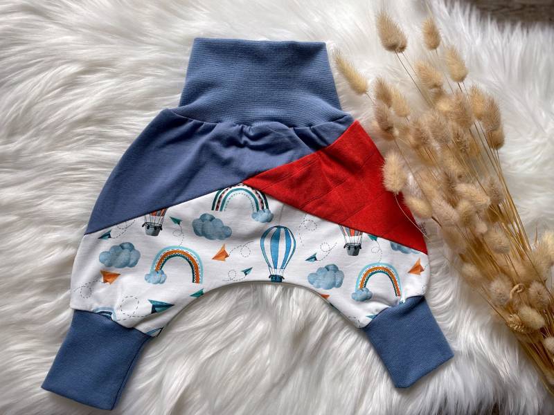 Sofortkauf Pumphose Heißluftballon Regenbogen Teilung Gr. 62 von LittleFiliHandmade