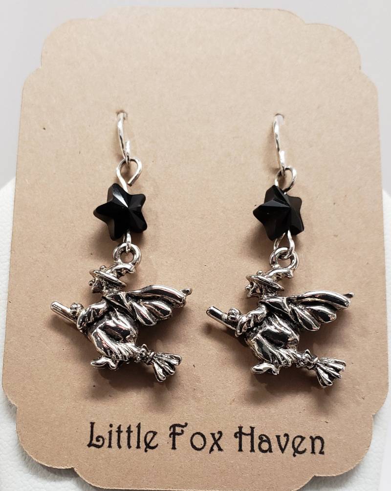 Halloween Hexe Fliegender Besen Schwarze Kristall Sterne Sterling Silber Brisuren Halloween Hexe Fliegender Besen Schwarze Kristall Sterne Sterling Silber Brisuren von LittleFoxHaven