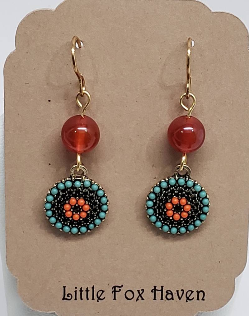 Karneol Edelstein & Multi-Color Filigran in Gold-Plattierung Messing Ohrdrähte von LittleFoxHaven