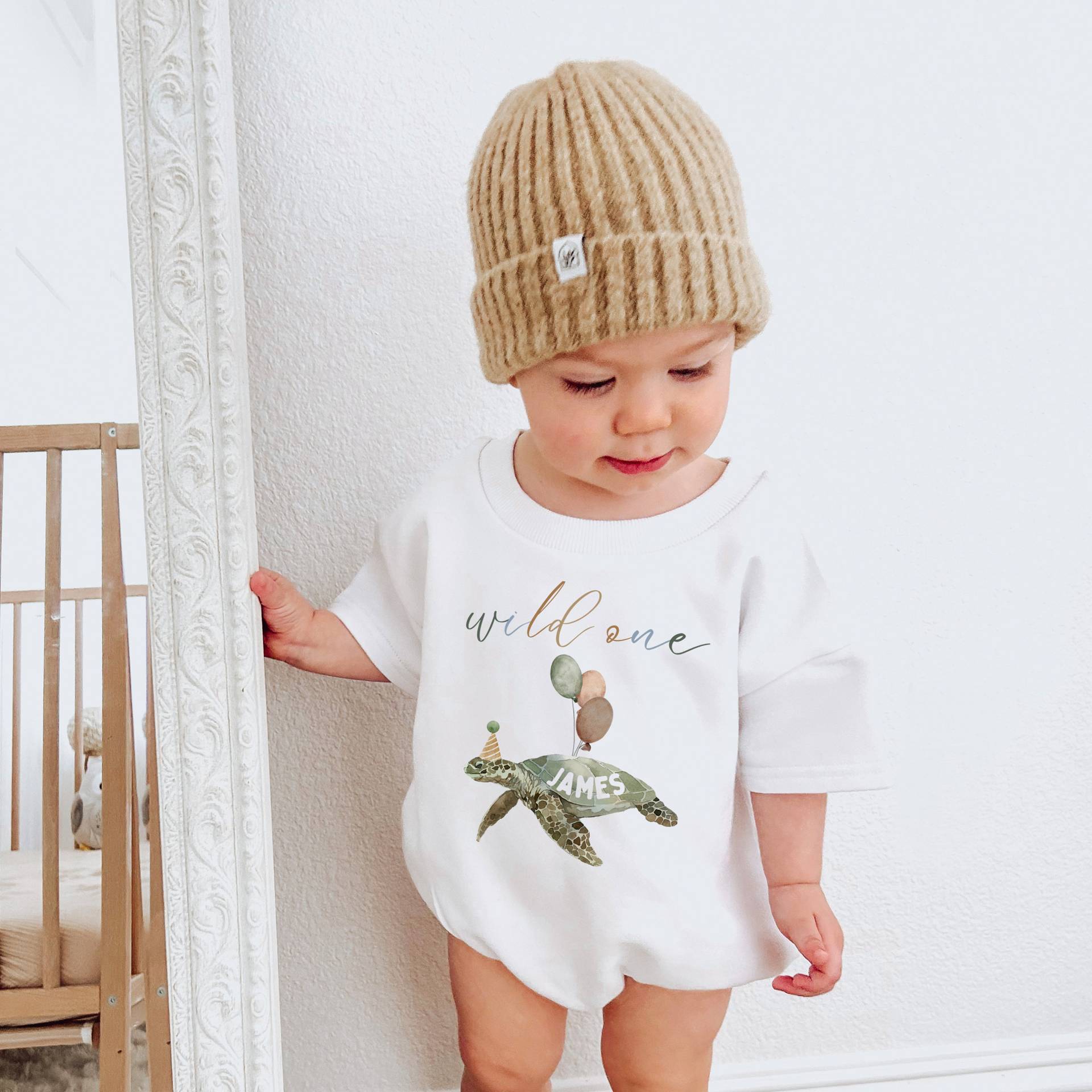 Erster Geburtstags-strampler, Wild One, Sweatshirt-strampler, Hipster, Geschlecht Neutral, Geburtstag Outfit, Schildkröte, One von LittleFruitTreeShop