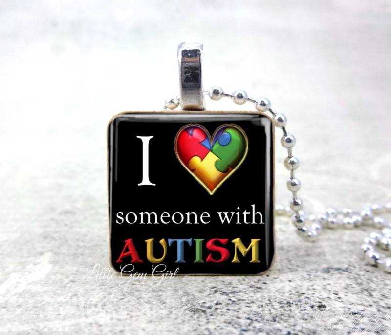 Autismus Support Halskette Ich Liebe Jemanden Mit Awareness Puzzle Herz Holz Anhänger von LittleGemGirl