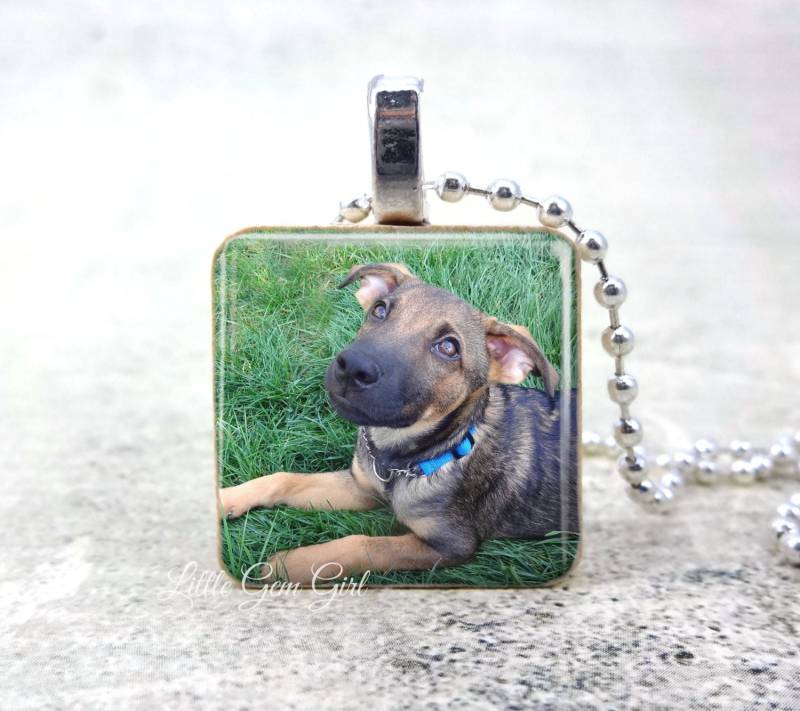 Personalisierte Halskette Mit Einem Bild Auf Holzkachel Anhänger Für Sie Und Ihn von LittleGemGirl