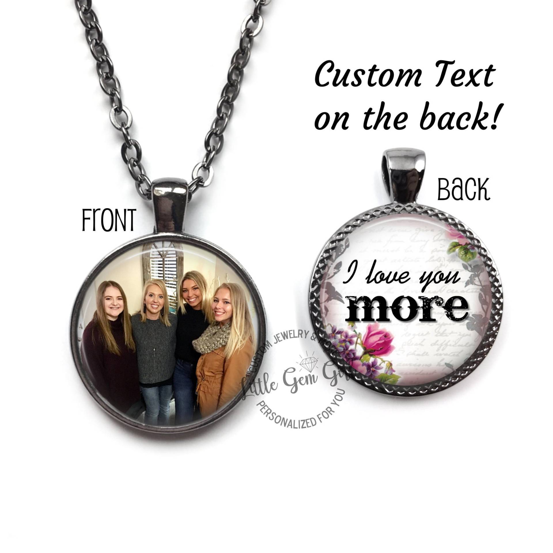 Benutzerdefinierter Text Doppelseitiger Foto & Text-Halskette - 2-Seitiger Personalisierter Bild Ihre Wörter Zitat-Halsketten-Charme 4 Oberflächen Benutzerdefinierter Text Doppelseitiger Foto & Text-Halskette - 2-Seitiger Personalisierter Bild Ihre Wörter Zitat-Halsketten-Charme 4 Oberflächen von LittleGemGirl