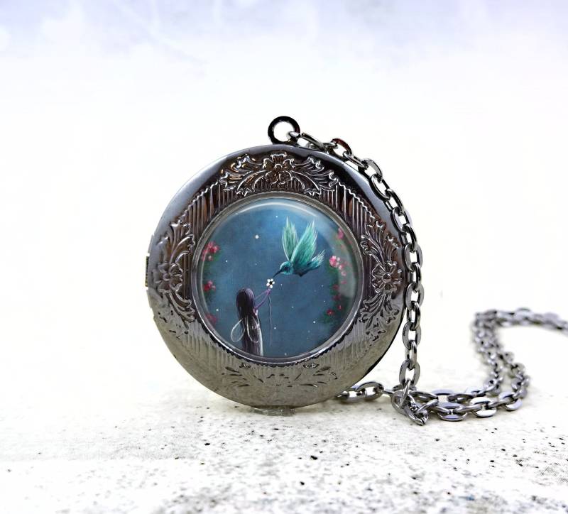 Fee Medaillon - Vogel Halskette Kolibri Schmuck Faerie Anhänger von LittleGemGirl