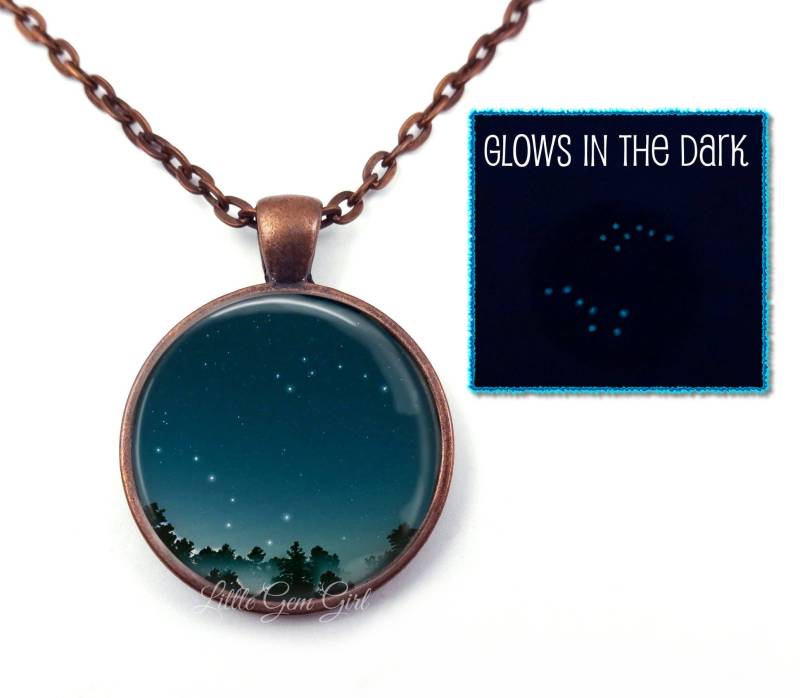 Glow in The Dark Big Dipper Kleiner Wagen Anhänger - Leuchtende Sterne Schmuck Weltraum Halsketten Sternbild Halskette von LittleGemGirl