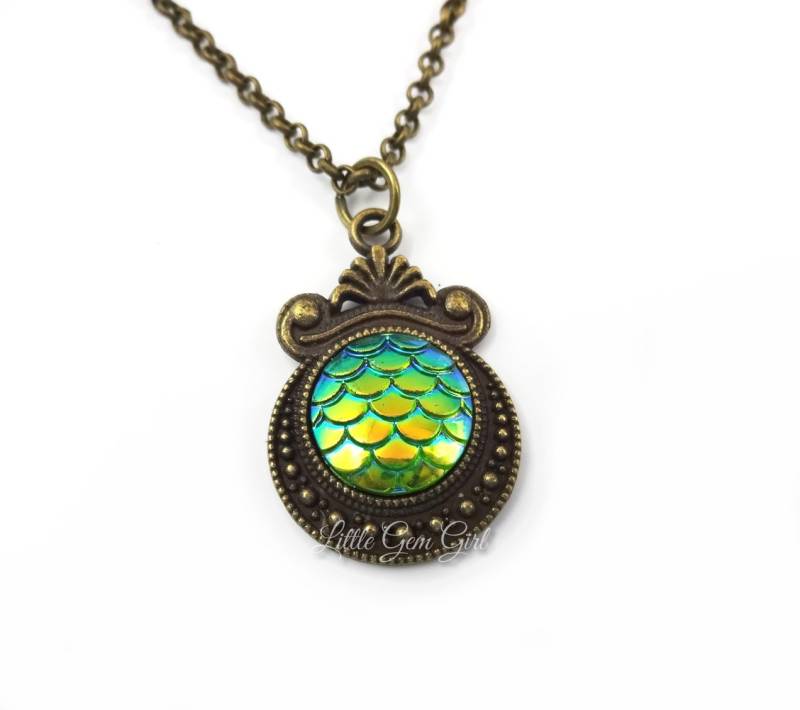 Grüne Drachenschuppe Halskette - Silber Oder Bronze in 12 Farben Farbwechsel Gelber Drachenei Anhänger 45cm Mutter Der Drachen Schmuck von LittleGemGirl