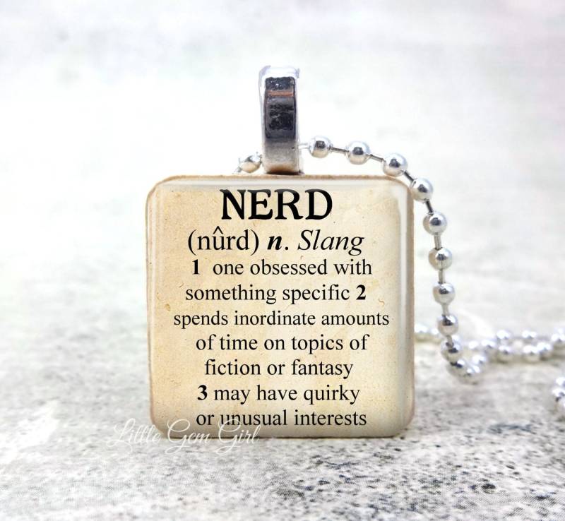 Lustige Nerd Wörterbuch Definition Halskette - Fantasy Sci Fi Geekery Schmuck Science Fiction Zitat Holz Anhänger von LittleGemGirl