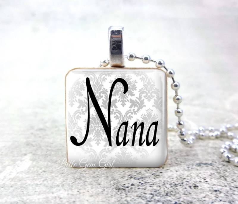 Nana Halskette Charm - Muttertag Schmuck Von Enkeln Schwarz Und Weiß Hochzeit Der Braut Oder Des Bräutigams Holz Anhänger von LittleGemGirl