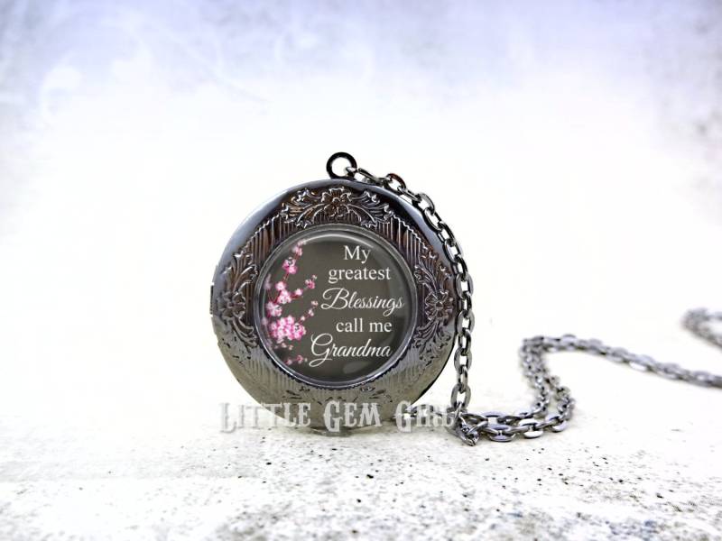 Oma Locket - Größte Segnungen Rufen Mich An Halskette Schmuck Personalisierte Foto Silber Bronze Oder Gunmetal & 17 Designs von LittleGemGirl