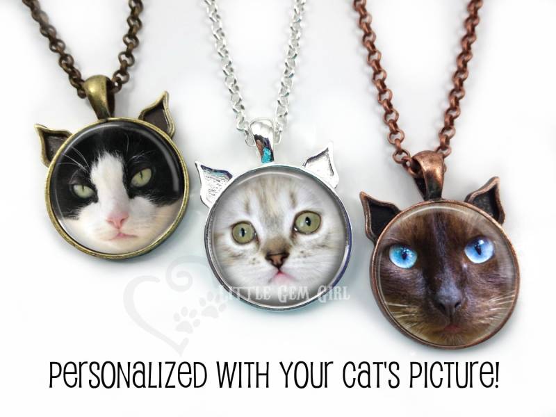 Personalisierte Katzengesicht Charm Halskette - Personalisierter Schmuck Mit Ihrem Auf Einem Anhänger Cat Memorial Custom Foto Bild von LittleGemGirl