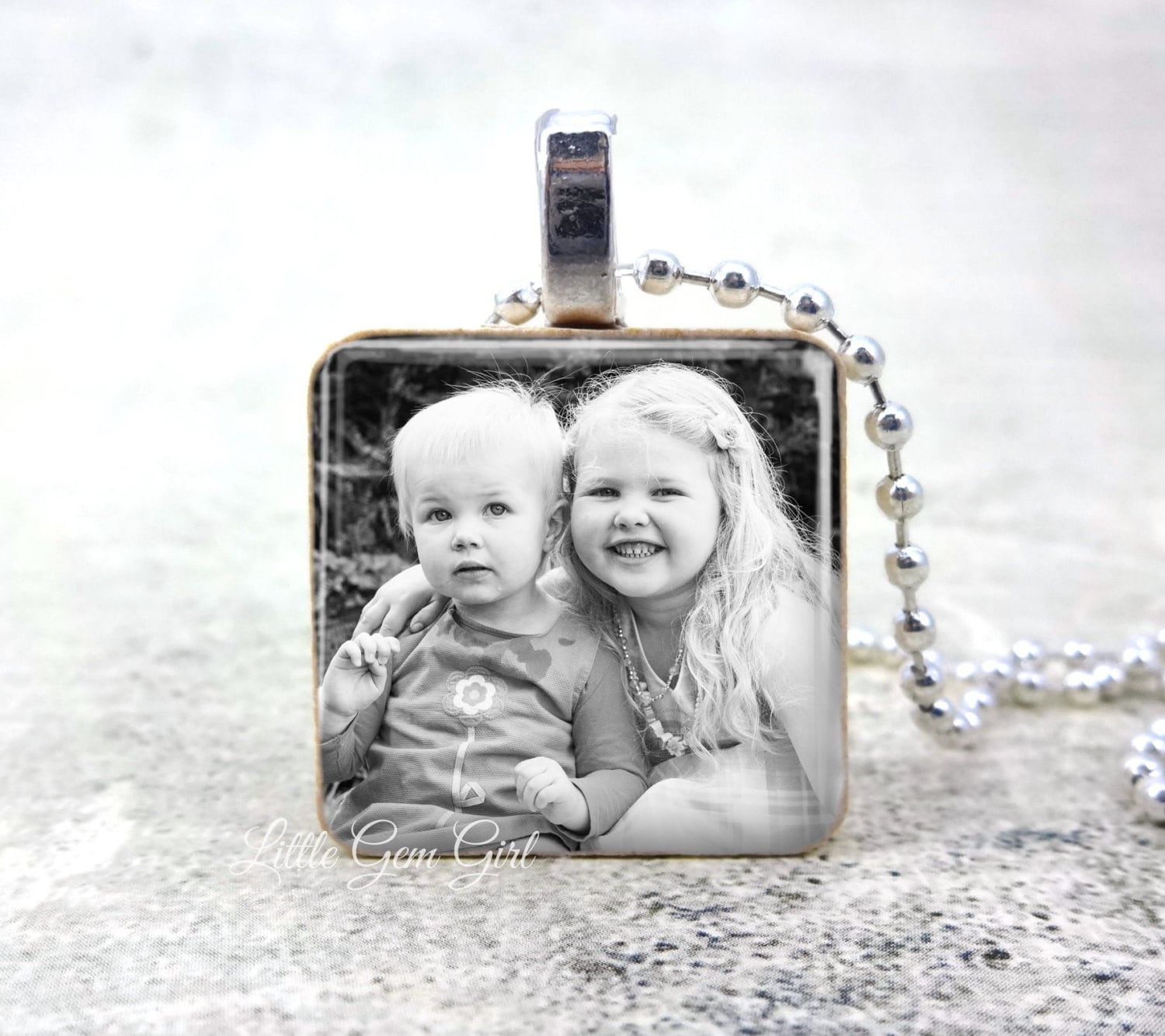 Personalisiertes Foto Holz Anhänger - Personalisierte Bild Halskette Muttertag Enkel Kinder Andenken Geschenk von LittleGemGirl