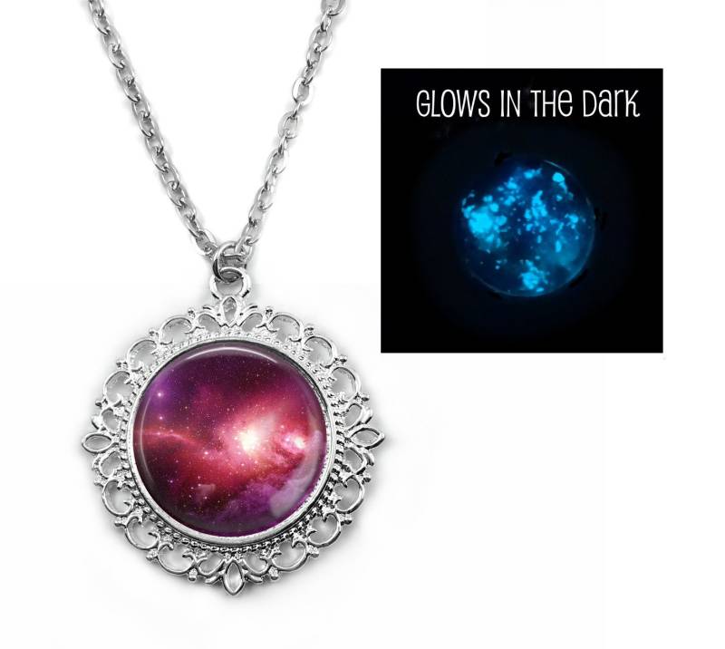 Rote Leuchtende Galaxie Halskette - Glow in The Dark Space Charm Leuchtende Sterne Weltraum Schmuck von LittleGemGirl