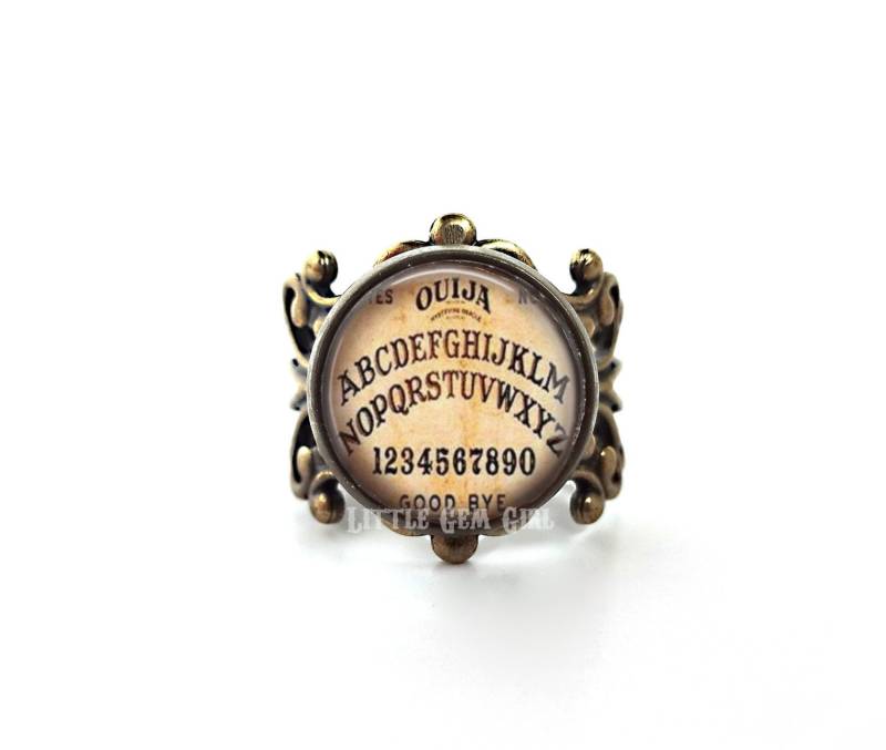 Vintage Ouija Brett Ring in Dicker, Hochwertiger, Verstellbarer Filigraner Einstellung - Benutzerdefinierter Halloween Steampunk Schmuck Gothic Punk von LittleGemGirl