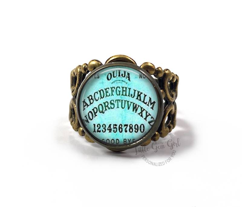 Vintage Stil Ouija Brett Ring in Verstellbarer Filigraner Band-Einstellung - Wählen Sie Aus 5 Farben Halloween Schmuck Unisex Geschenk Für Männer von LittleGemGirl